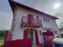 Appartement T3 confortable avec terrasse, 2 chambres, cuisine équipée, Wi-Fi – Larressore - FR-1-495-122