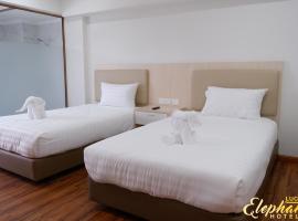 Lucky Elephant Hotel，位于Ban Bang Toei (1)的酒店