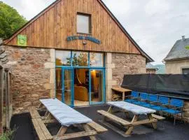 Grande maison conviviale à Saint-Côme-d'Olt avec jardin et cheminée