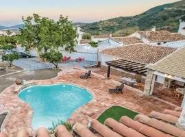 Charming Villa in Mondrón with Private Pool
