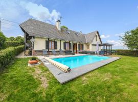 Amazing Home In Haudricourt Aubois With 4 Bedrooms, Wifi And Outdoor Swimming Pool，位于Haudricourt Au bois的度假屋