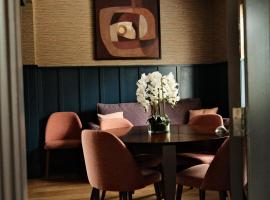 劳伦斯奢华公寓式酒店 - 哈罗盖特，位于哈罗盖特的浪漫度假酒店