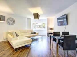 Sunderland Short Stays 2 bedroom apartment Free Parking Fulwell SR6，位于桑德兰光明球场附近的酒店