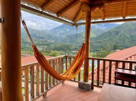 Vistabamba Ecuadorian Mountain Hostel，位于比尔卡班巴的宠物友好酒店
