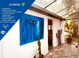 Le patio, jardin privatif, tennis，位于尼姆的酒店