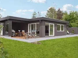 4 Bedroom Awesome Home In Dronningmølle