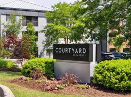 Courtyard Burlington Williston，位于伯灵顿伯灵顿国际机场 - BTV附近的酒店