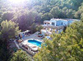 Villa B&M Experience，位于Sant Francesc de s'Estany塞萨利内斯自然保护区附近的酒店