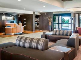 Courtyard by Marriott Dallas Arlington Entertainment District，位于阿林顿Texas Health Resources附近的酒店