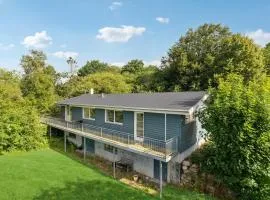 Beautiful Home In Give With Kitchen