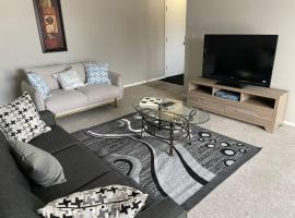 Exquisite 2 Bedroom Apartment，位于卡姆罗斯的酒店