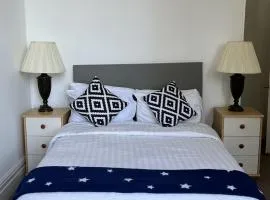 Ensuite Double Room, by Swansea University, Sketty, R2