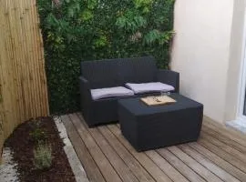 Studio zen au calme avec piscine partagée