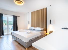 Apartments & Rooms Klemenc，位于茨雷斯的酒店