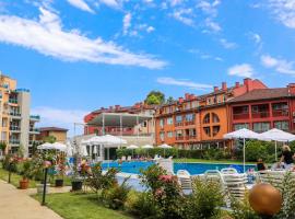 Luxury First Line apartment with pool and sea view in complex Oazis，位于拉夫达的酒店