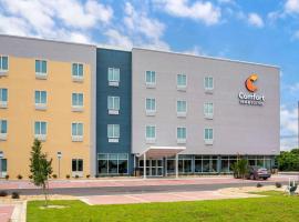 Comfort Inn & Suites Destin near Henderson Beach，位于德斯坦德斯廷康芒斯购物中心附近的酒店