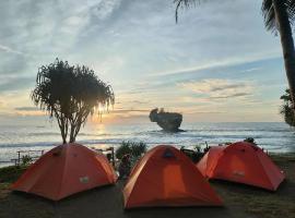 fardan Tenda camping madasari，位于庞岸达兰的豪华帐篷