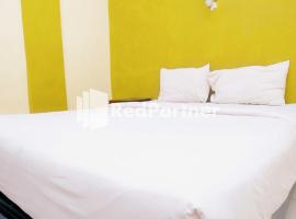 Hotel Permata Makassar Mitra RedDoorz，位于Balangberu的酒店