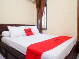 RedDoorz near Candi Ratu Boko 2，位于Tanjungtirto的酒店