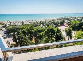 Tra cielo e mare - Civitanova, appartamento nobiliare fronte mare