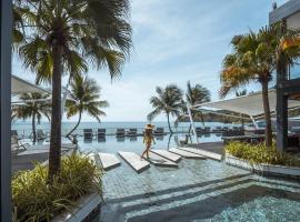 Hotel Tide Phuket Beachfront，位于普吉镇的酒店