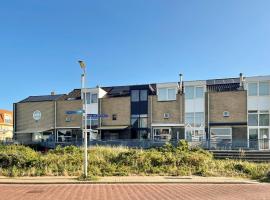 Gorgeous Home In Bergen Aan Zee With Kitchen，位于滨海贝亨的酒店