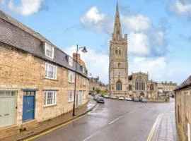 Victorian townhouse - Stamford centre - 2 big bedrooms, living room kitchen etc tastefully decorated