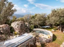 Beautiful Cottage over-viewing Samos bay.