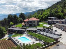 Ktima Faki, Olympus Mountain Accommodation & Retreat，位于里托楚伦的带泳池的酒店