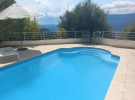 Studio les étoiles d'Azur，位于Aspremont的酒店