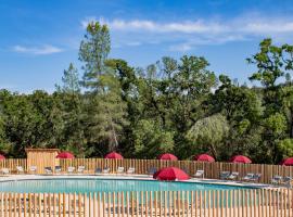 Huttopia Wine Country，位于Lower Lake的酒店