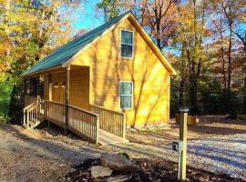 Magnolia Den a Pet-friendly Cabin Getaway near Gatlinburg，位于科斯比的酒店