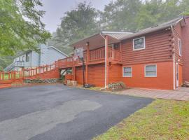 Pocono Vacation Rental with Game Room!，位于托比汉纳的酒店