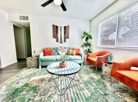 First floor gated, central and remodeled apartment
