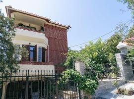 Villa Sofia Nea Peramos，位于尼亚普拉莫斯的酒店