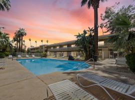 Sol Springs Inn，位于棕榈泉的酒店