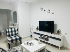 Techas City Center Luxurious Suites & Rooms，位于普拉亚的酒店