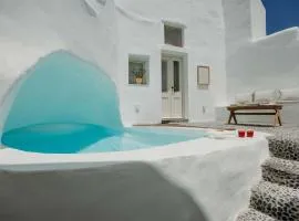 Villa Patitiri cave house with private pool in Megalochori Santorini