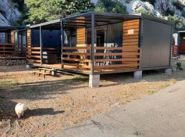 Mobile Home Marta，位于塞尼的豪华帐篷营地