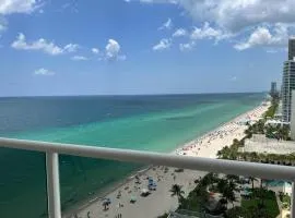 Penthouse Beach Front 1st line, 2 BR, 2 BA, New Decoration & Furnitures, unobstructed view of the beautiful Atlantic, free parking