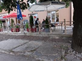 apartmani prenociste dajevic hotel Tara，位于普列夫利亚的酒店