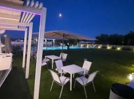 Luxury Pool Suites - Città Bianca