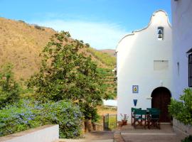 La Casita Azul - Casa típica andaluza，位于Albuñol的家庭/亲子酒店