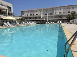 Sol-y-Days Cap Camargue, Grand duplex 6 couchages résidence de Tourisme avec piscine，位于勒格罗-迪鲁瓦的带按摩浴缸的酒店