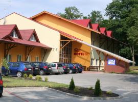 Hotel MCT，位于Żerków的酒店