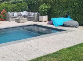 PINE COTTAGE- 5 minutes Francorchamps - charme -piscine-calme-jardin，位于Sart的酒店