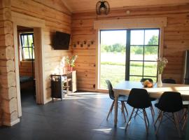 Dundaga Axe & Archery guesthouse，位于Dundaga的酒店