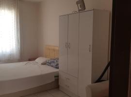 SARIMSAKLI RİO BEACH KARŞISI DENİZE 0 DAİRE，位于艾瓦勒克的公寓