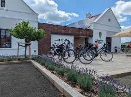 ZÁNKAPU -Hotel for You- Adult & Bike Friendly 3-Room B&B with Local Wine, Terrace & Káli-medence Experience