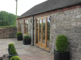 Courtside Barn, Lynn, Newport